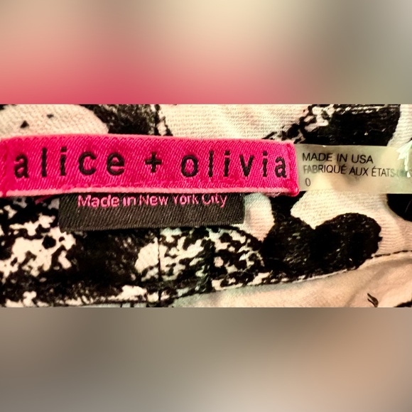 Alice + Olivia Paisley Cropped Pants - Picture 3 of 4